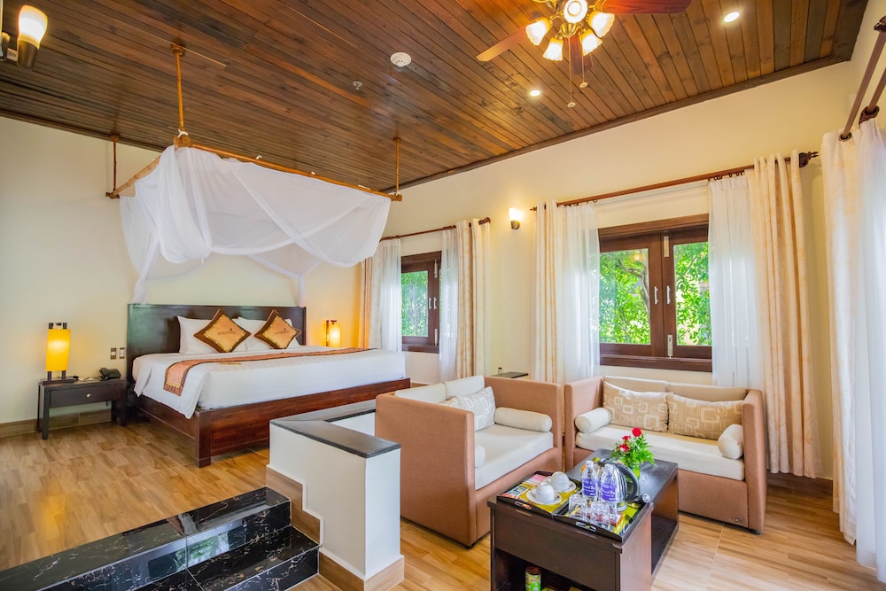 Diamond Bay Resort & Spa 56/74