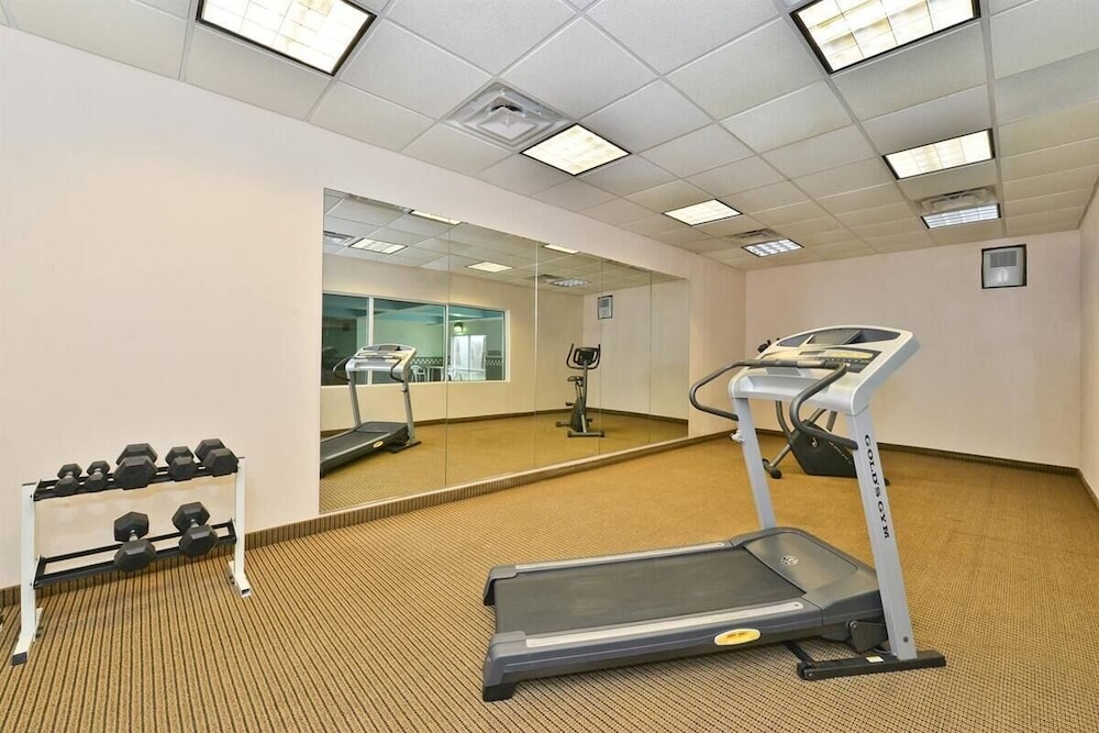 BlissPoint Inn and Suites Marion 22/47