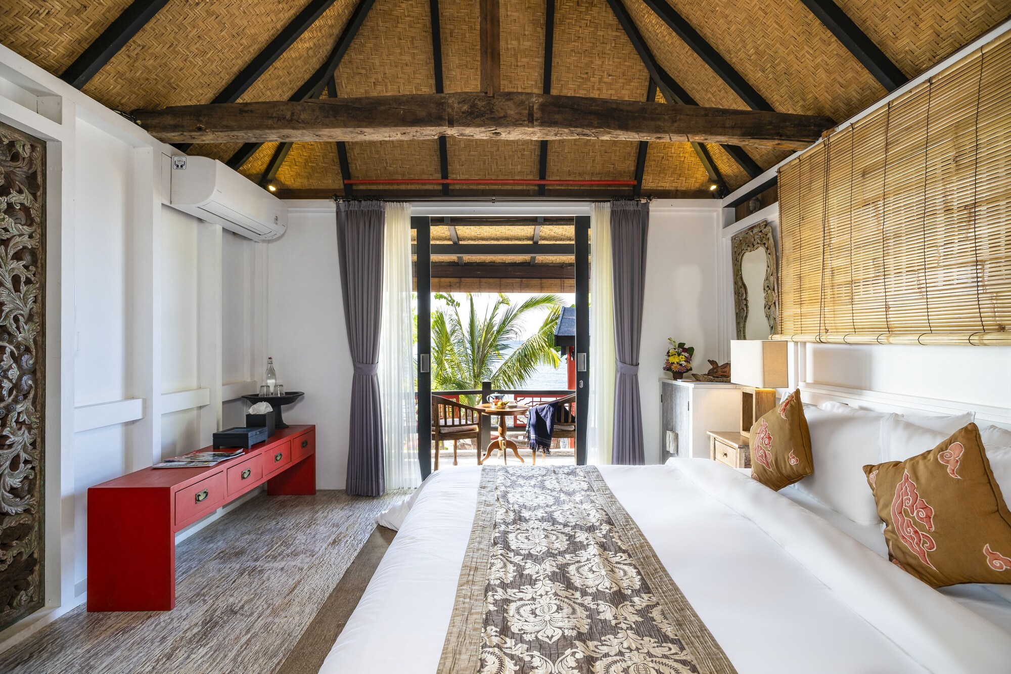 King Bed, Beach Front