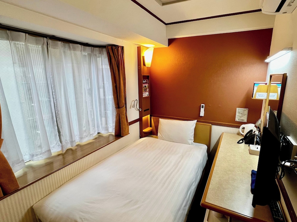 Toyoko Inn Shin-yokohama Ekimae Honkan 14/58