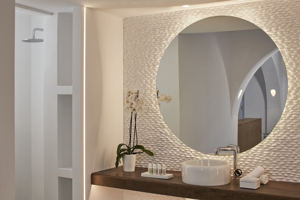 Nikki Beach Resort And Spa Santorini 60/61