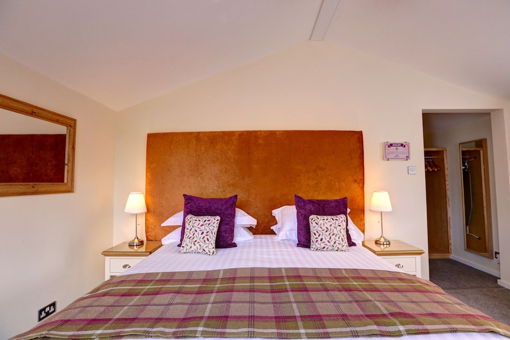 Manor Court Hotel 7/46