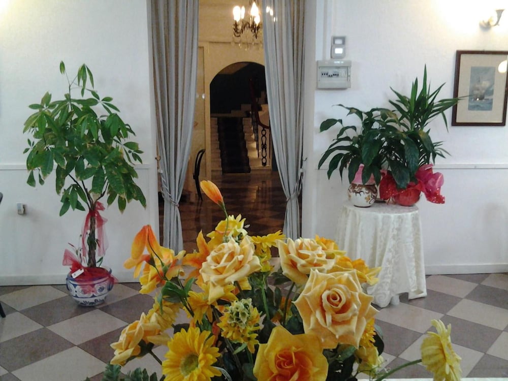 Hotel Moderno 5/50