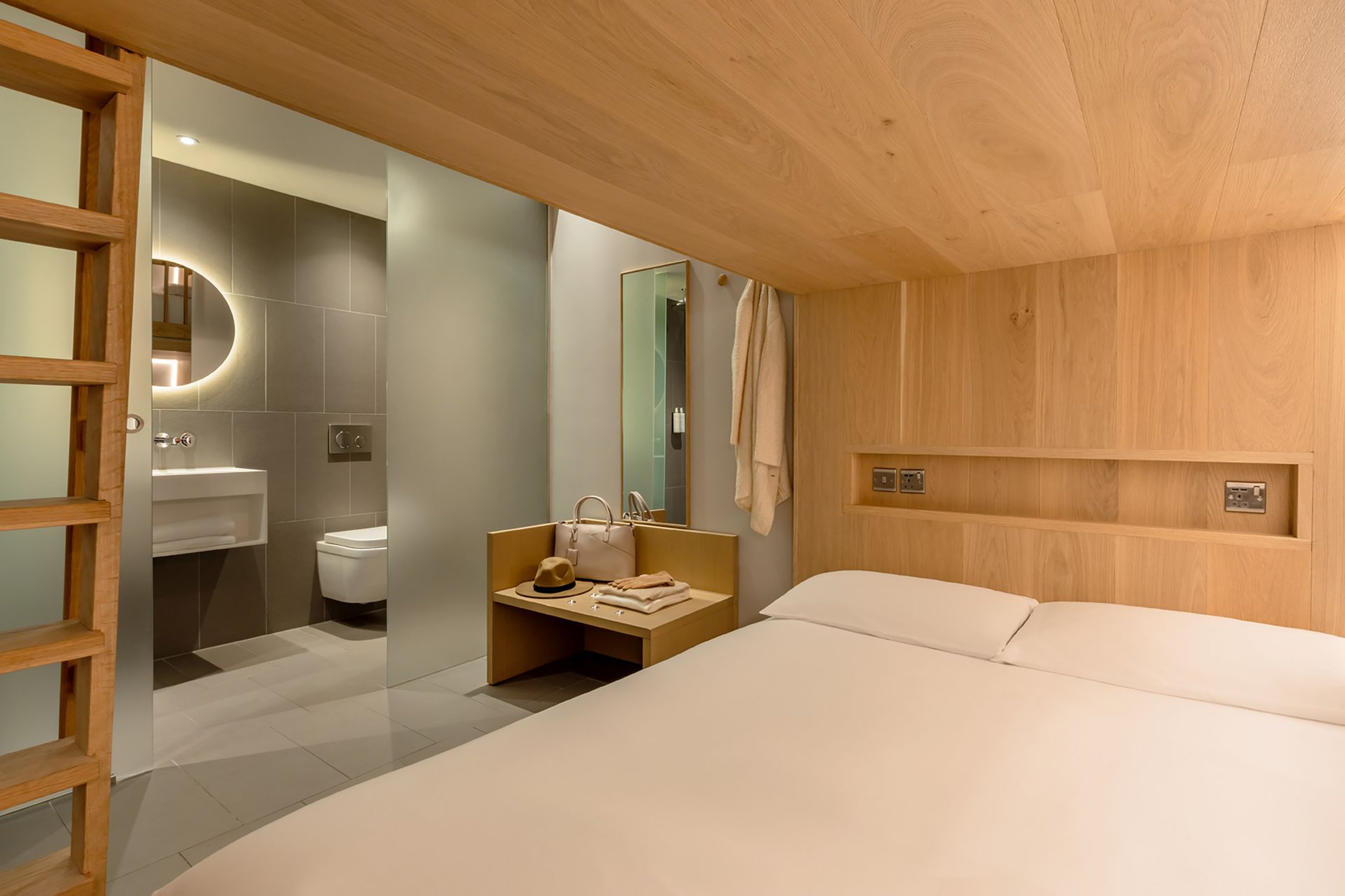 Cocoon 4, 2 Double Beds