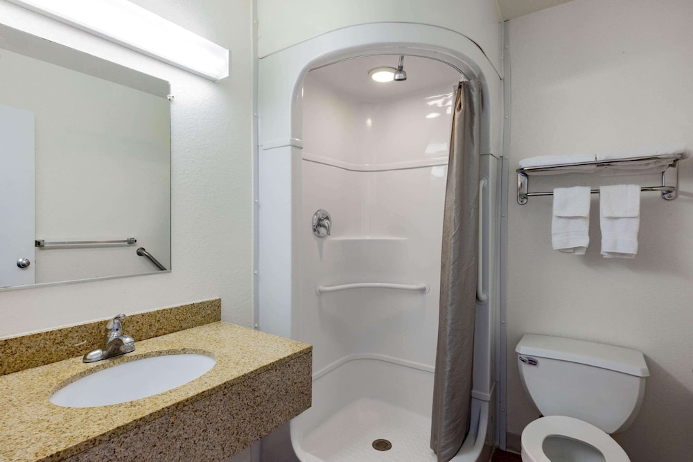 Travelodge by Wyndham Miles City 55/60