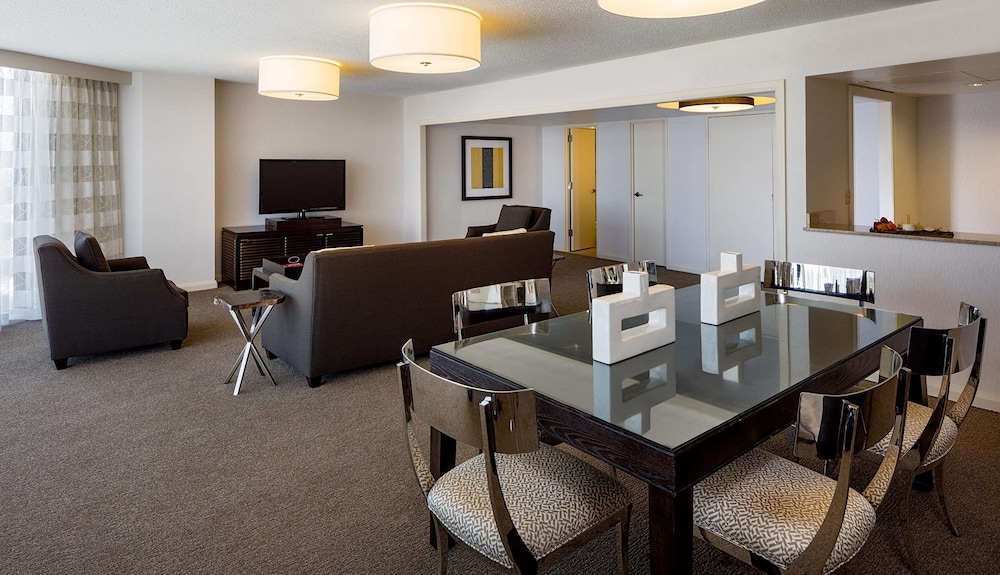 DoubleTree by Hilton Hotel Houston - Greenway Plaza 50/59