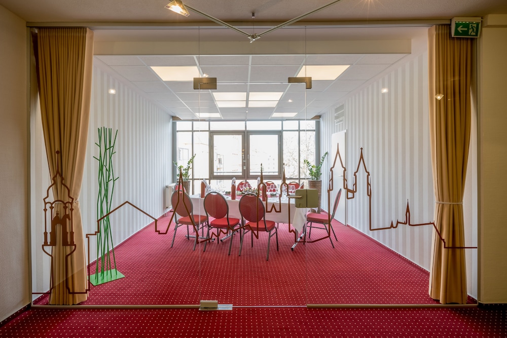 Hotel Stadtfeld 49/65