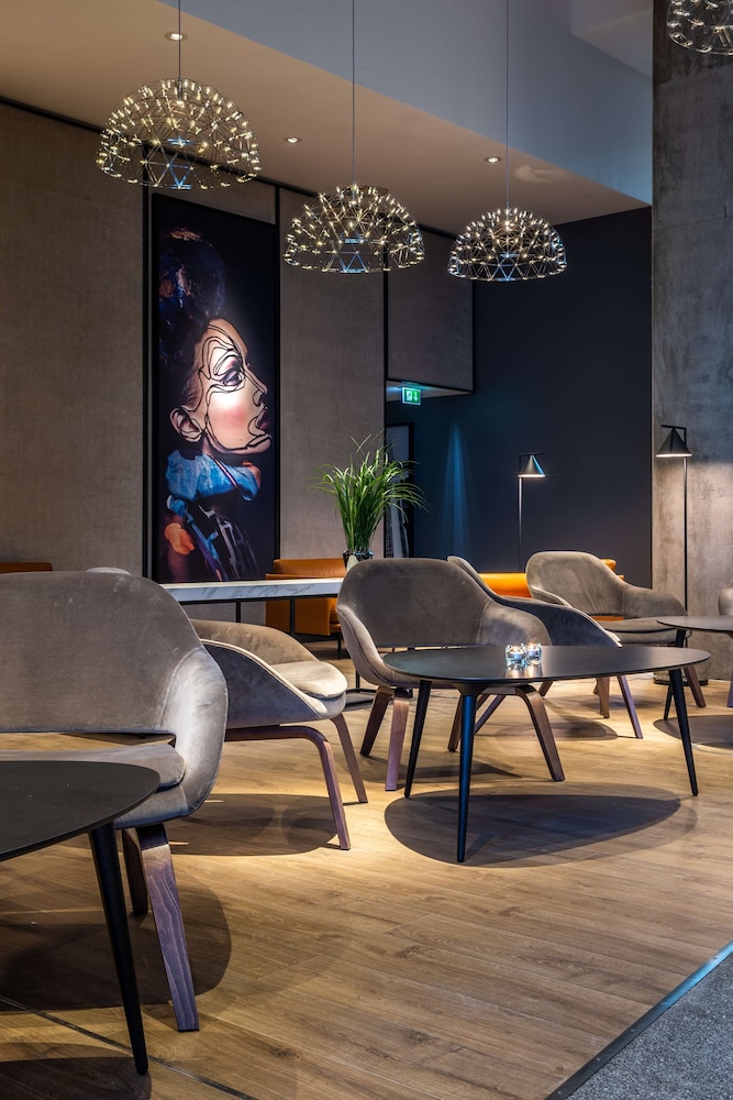 Radisson Blu Hotel, Frankfurt 33/67
