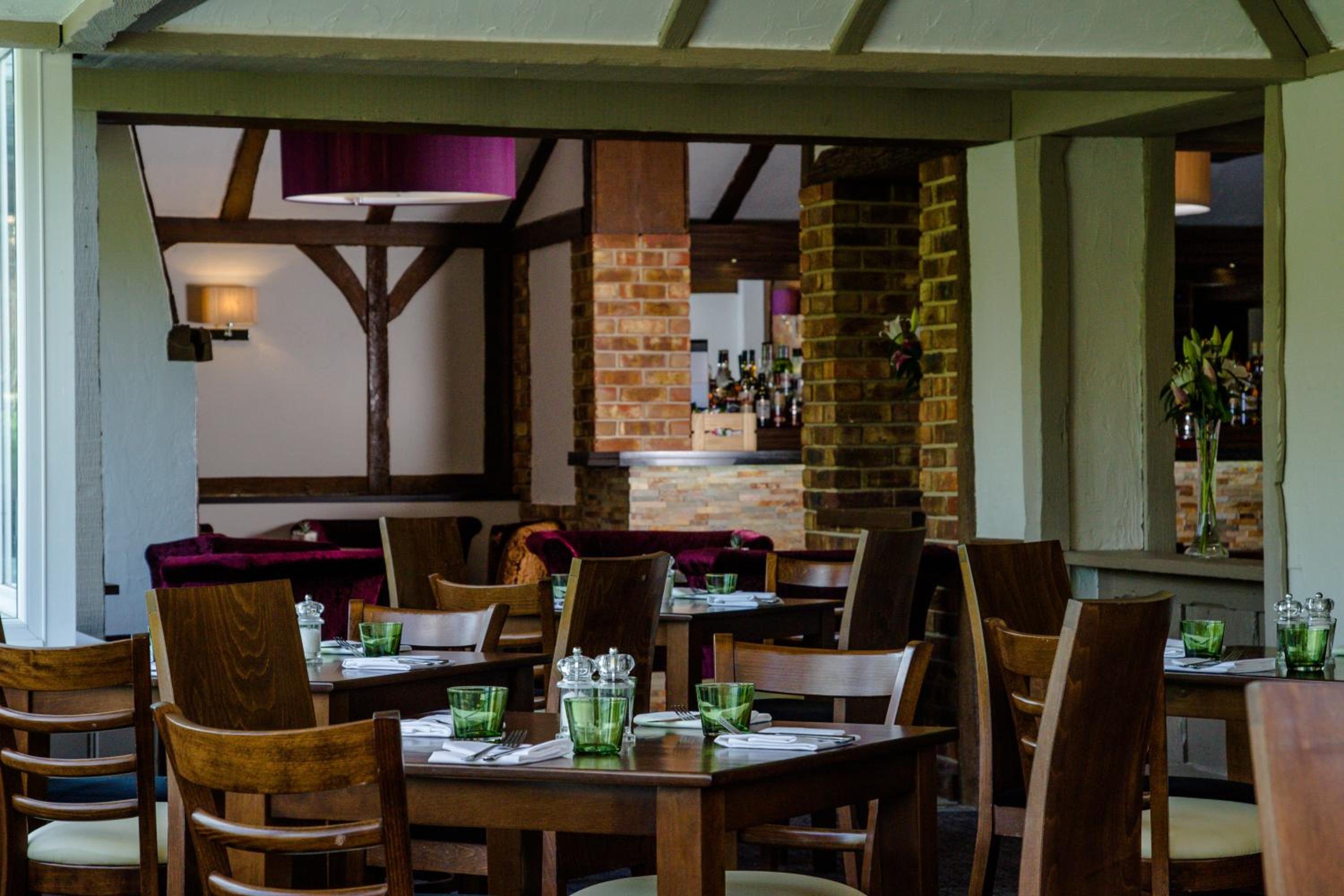 Legacy Rose And Crown Hotel 37/59
