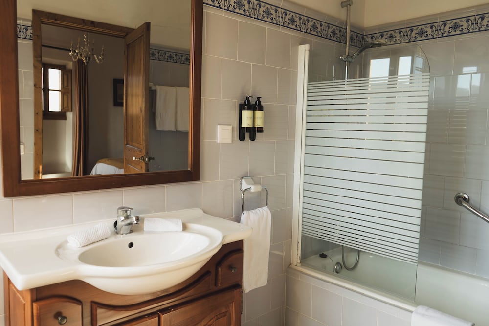 Finca Hotel Can Estades 63/63