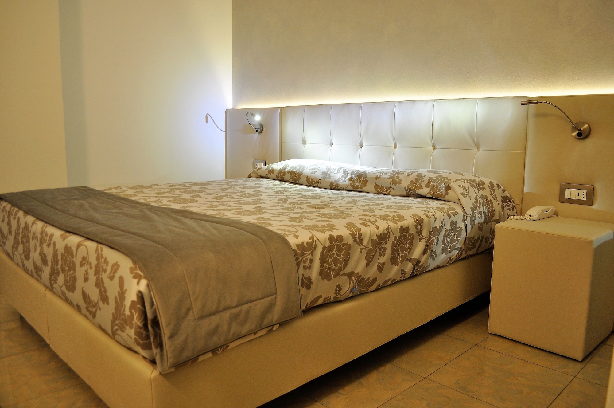 Classic, Double Bed