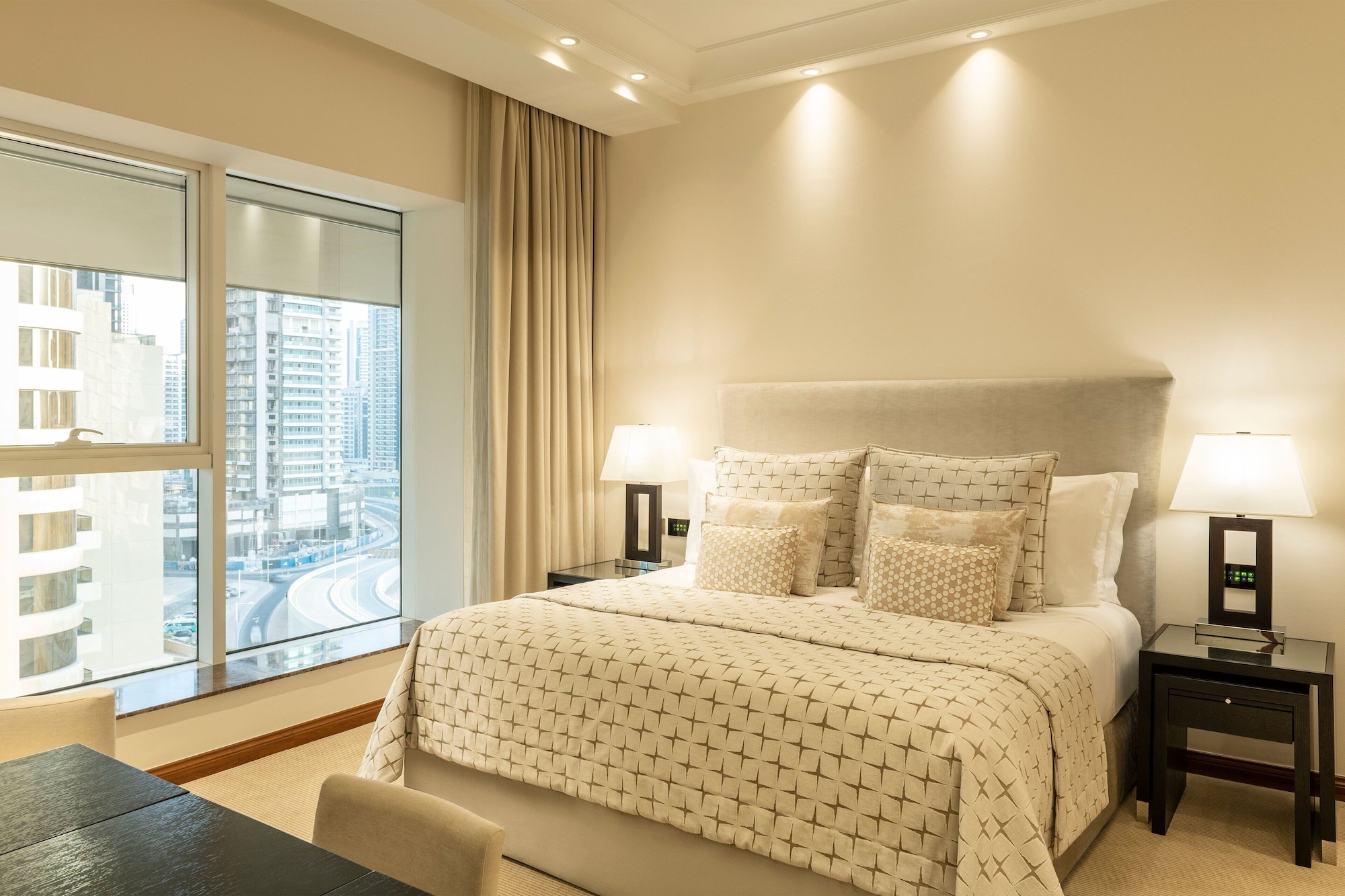 جناح بريميير جونيور بسرير مزدوج