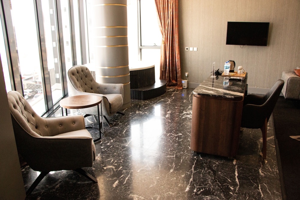 B&C Hotel Spa 32/37
