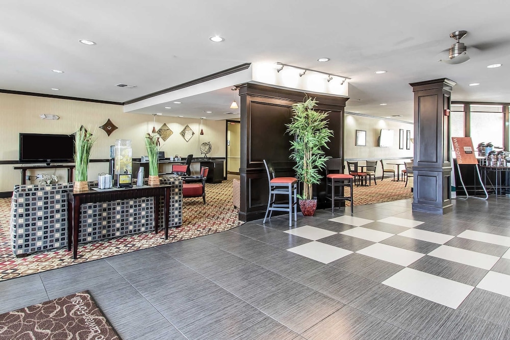 Comfort Suites Lawton Near Fort Sill 9/56