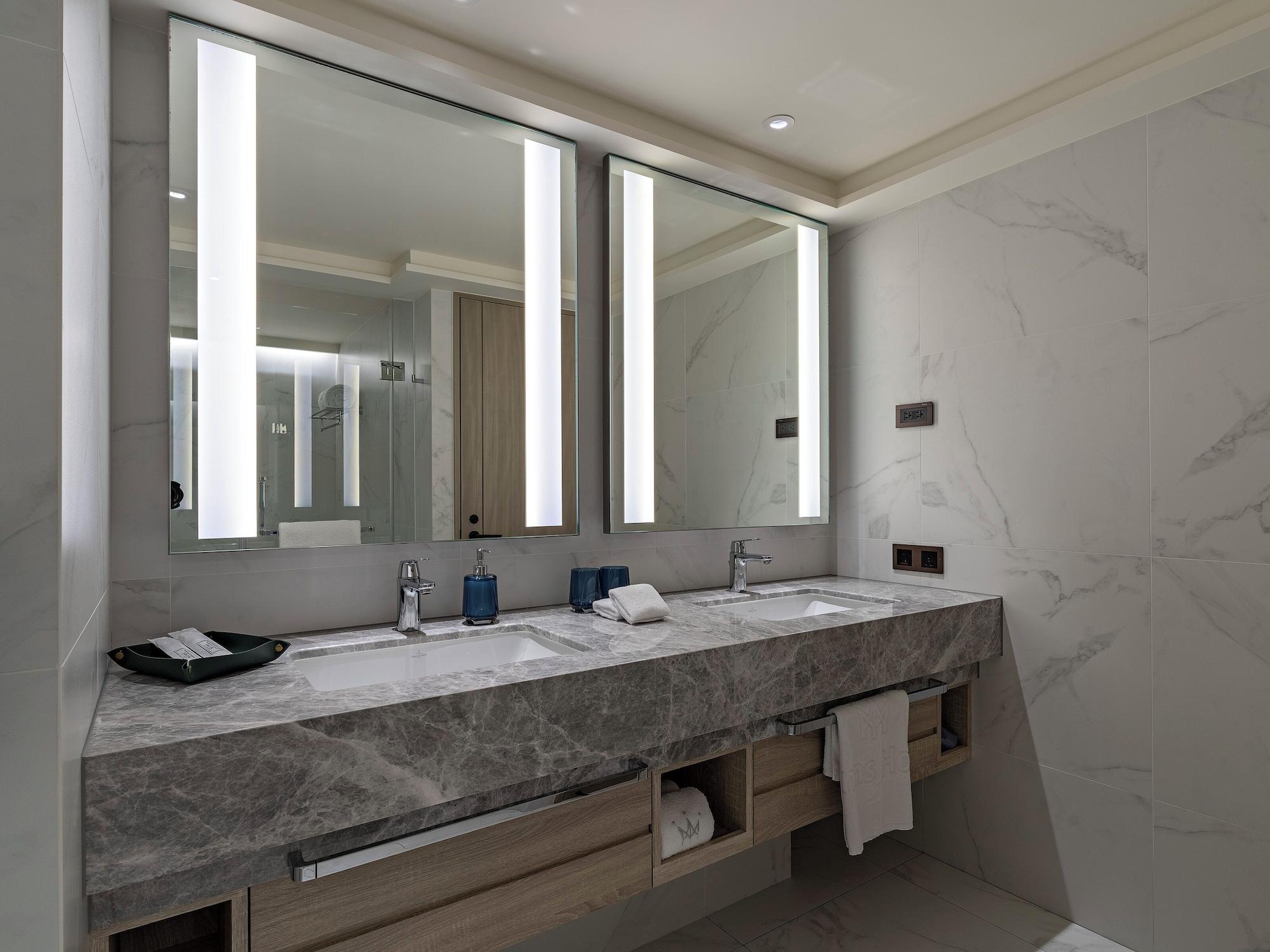 جناح بريميوم، Hanns House 4/4