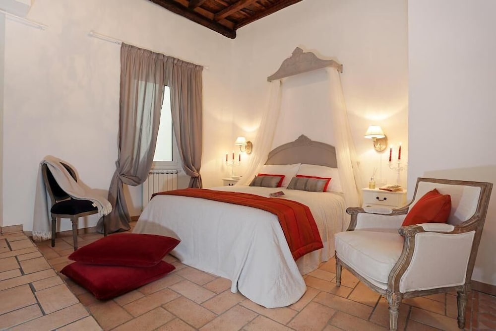 Madonna de Monti Suites 17/50