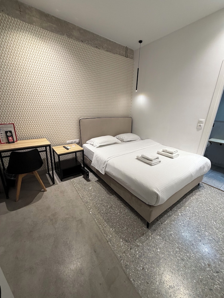 INNER, PLUS, ECONOMY, DOUBLE BED, SOFA