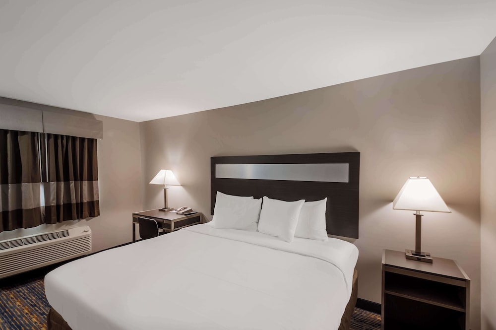 Americas Best Value Inn Farmington 7/30