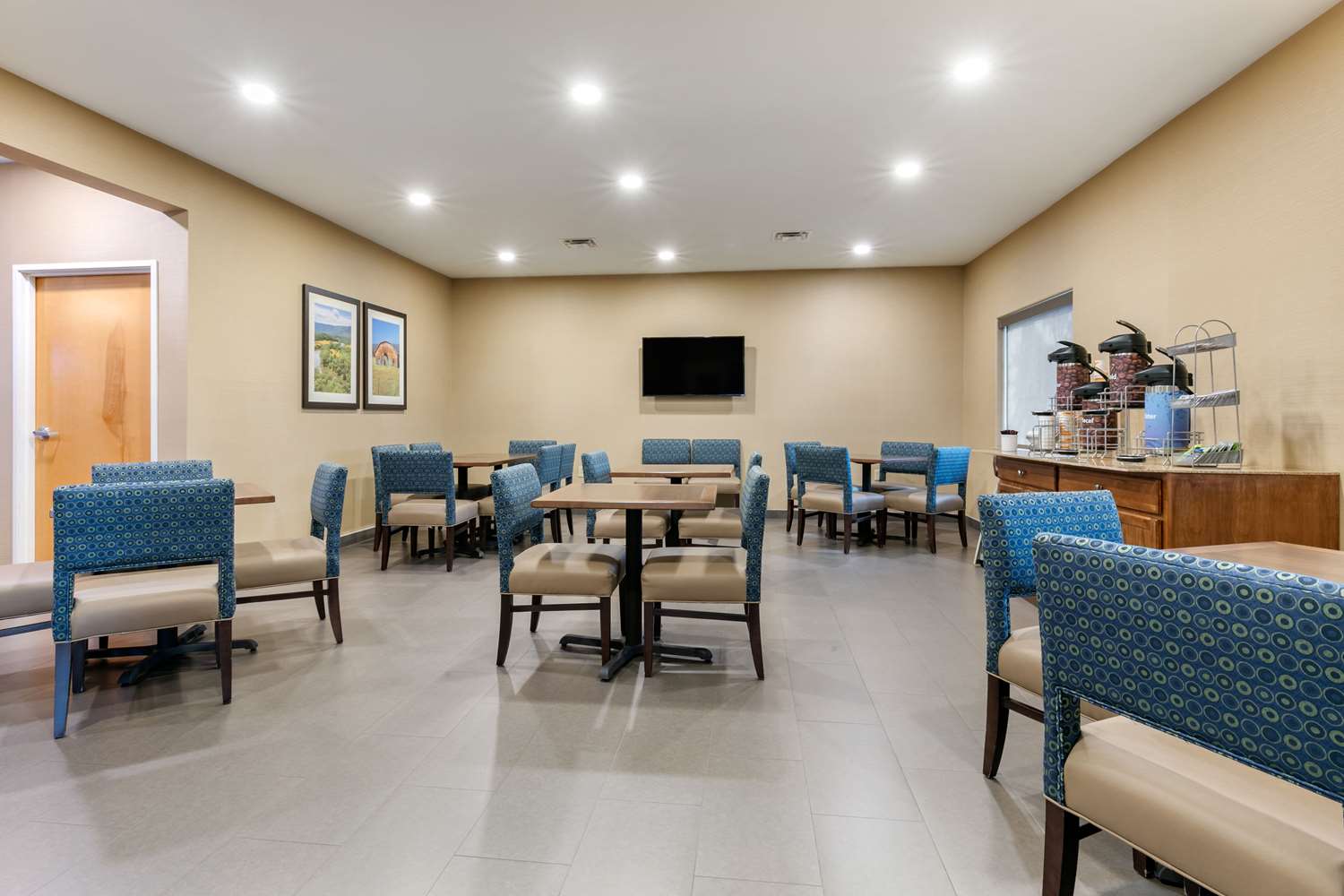 Comfort Suites Batesville, AR 8/12