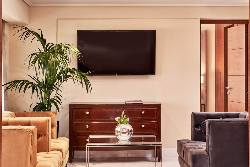Bellevue On The Beach Suites 25/31