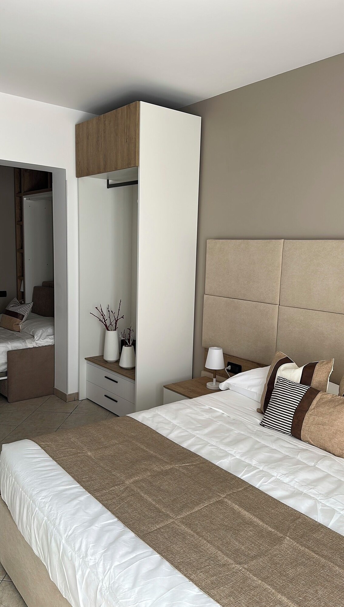 ROOM, TRIPLE, BALCONY