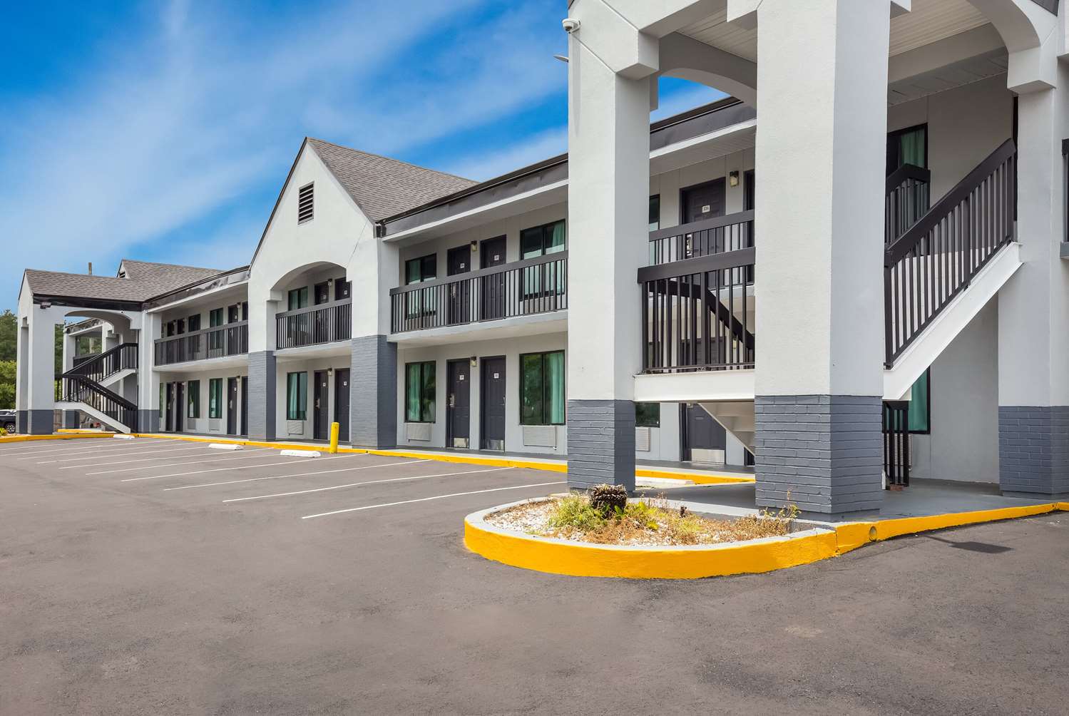 Econo Lodge Mobile, AL 19/22