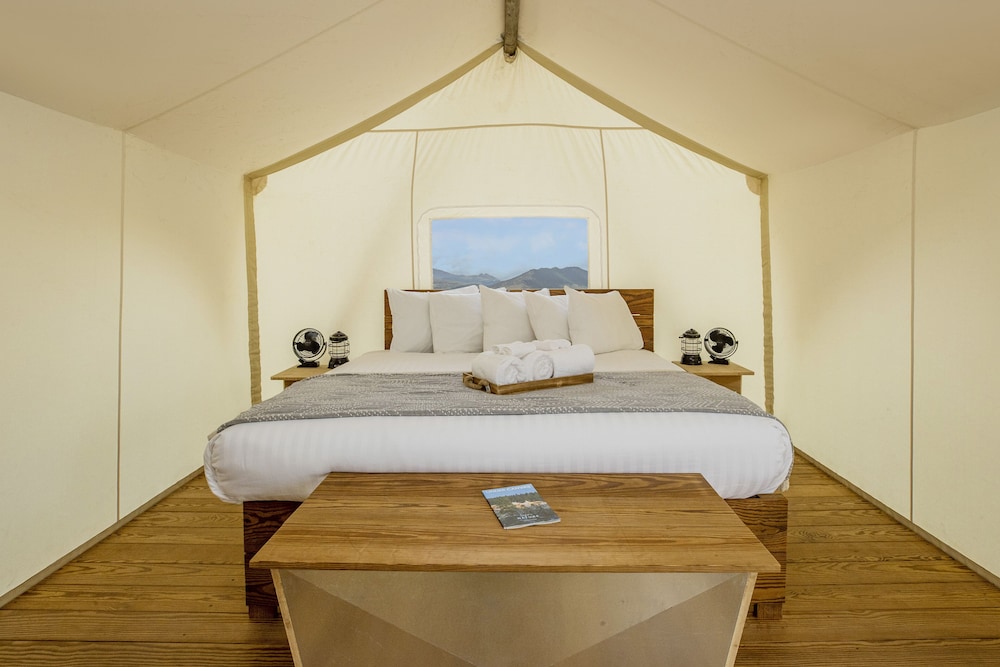 Tent, Suite, King Bed, Sofa