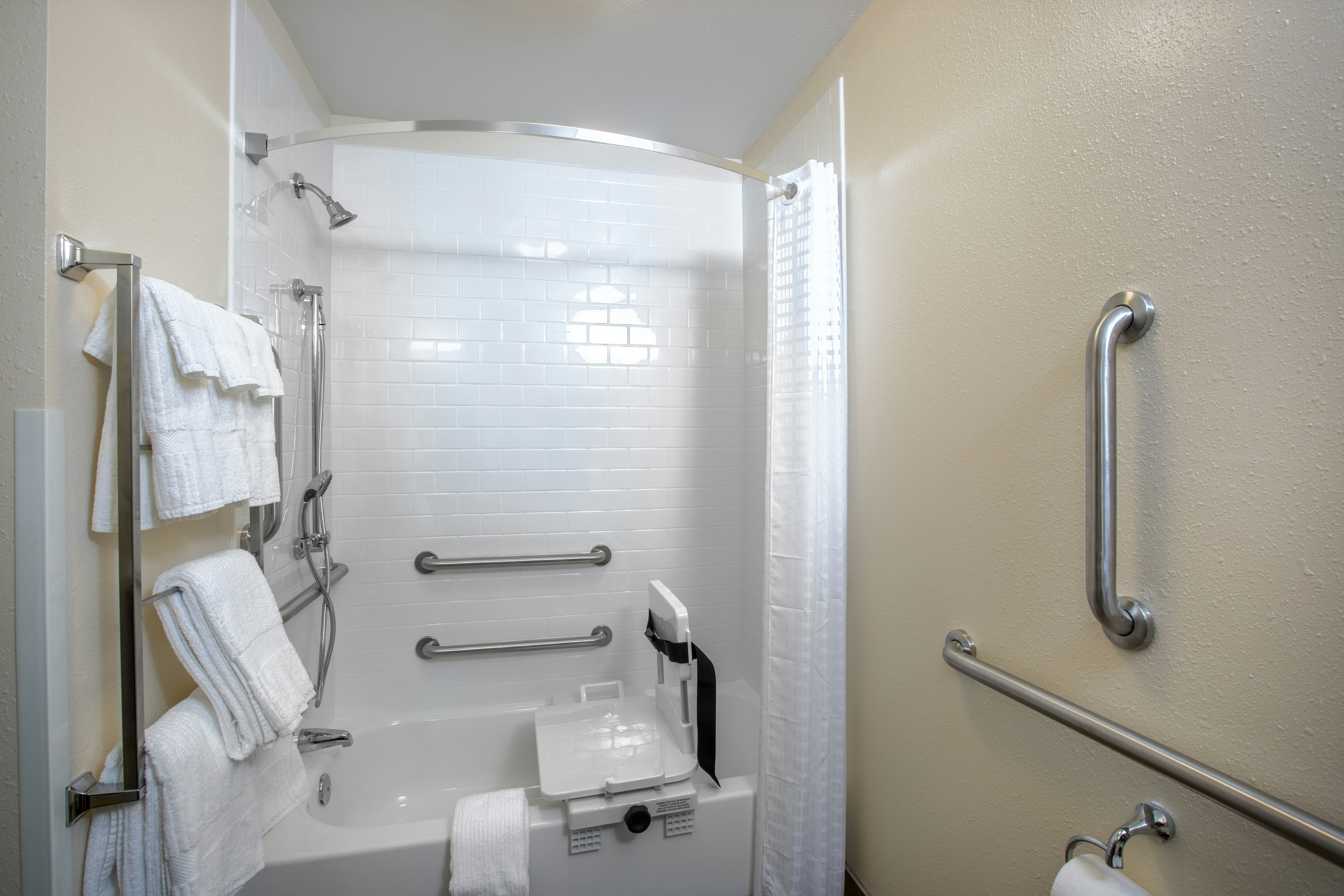 CANDLEWOOD SUITES OMAHA - MILLARD AREA 20/21