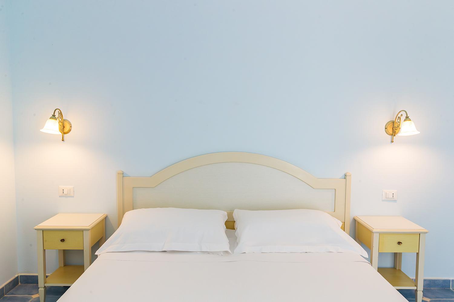 ROOM, TRIPLE, SEA VIEW