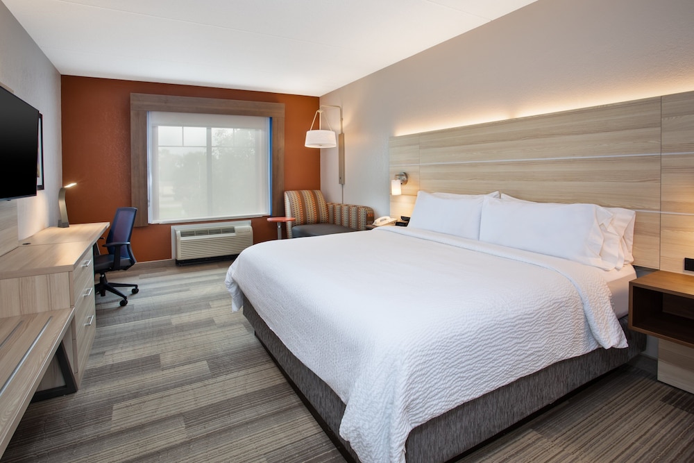Holiday Inn Express & Suites Rochester Webster, an IHG Hotel 12/50