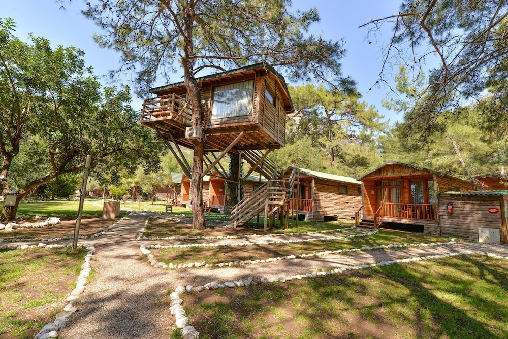 Sea Valley Lodge 33/50