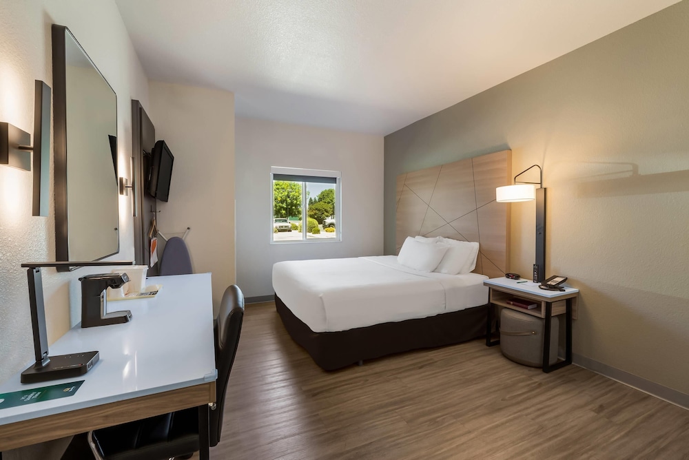 Standard, King Bed, Quality Inn Yuba City/Marysville, CA 5/6