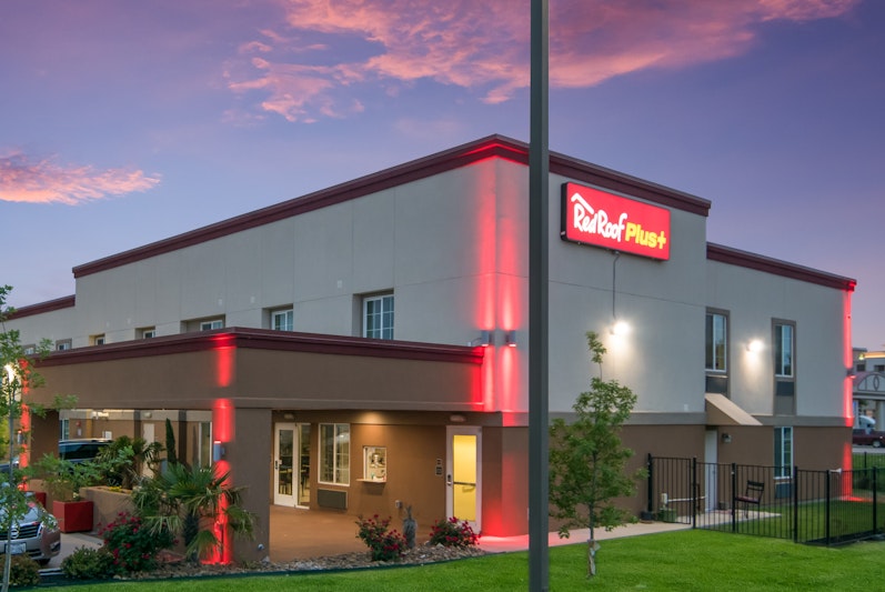Red Roof Inn Plus+ Fort Worth - Burleson 1/9