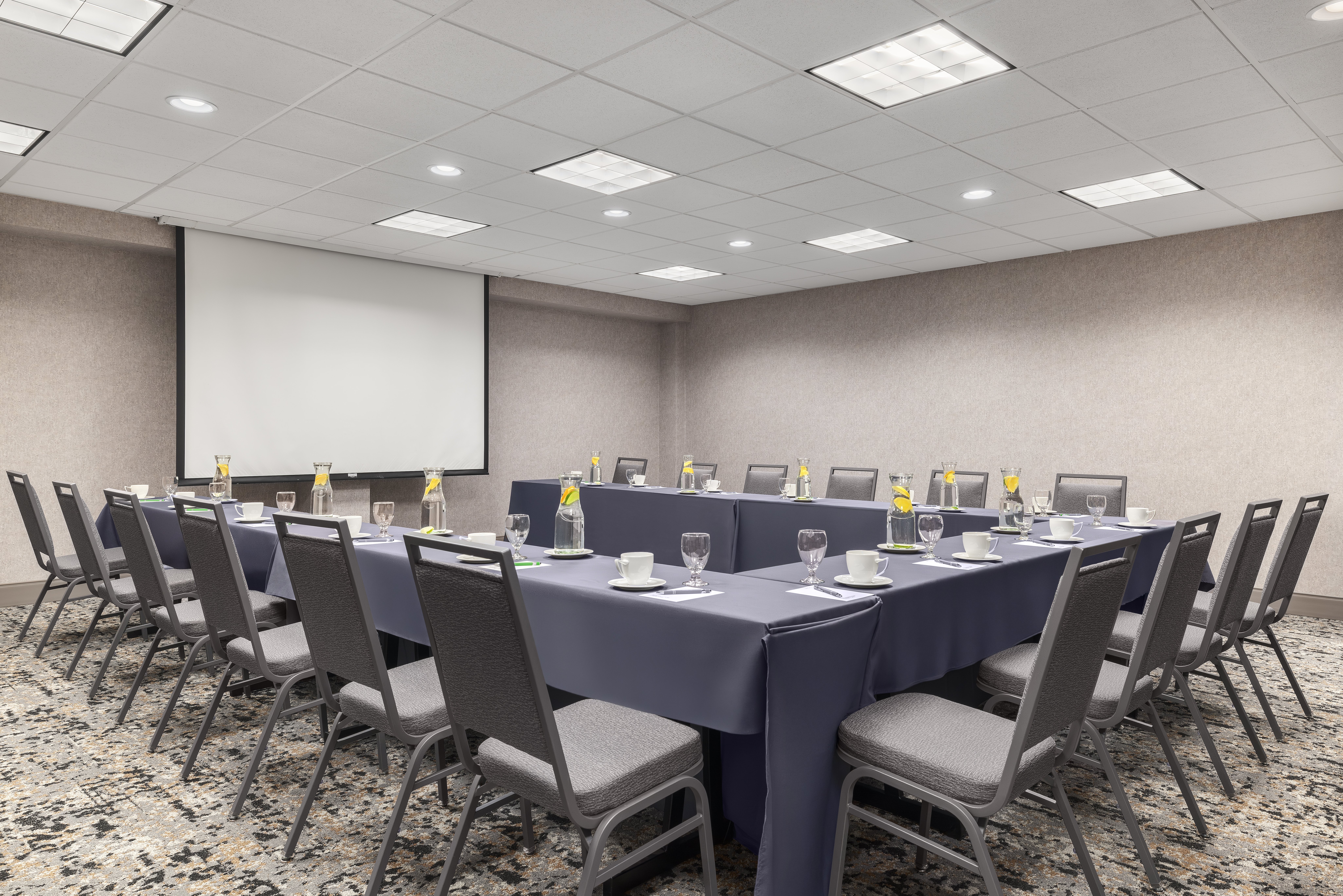 Holiday Inn Wichita East I 35 58/77
