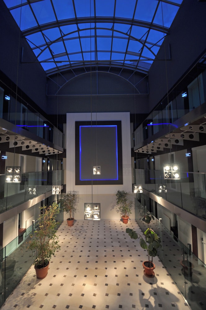 No 19 Boutique Hotel 42/69