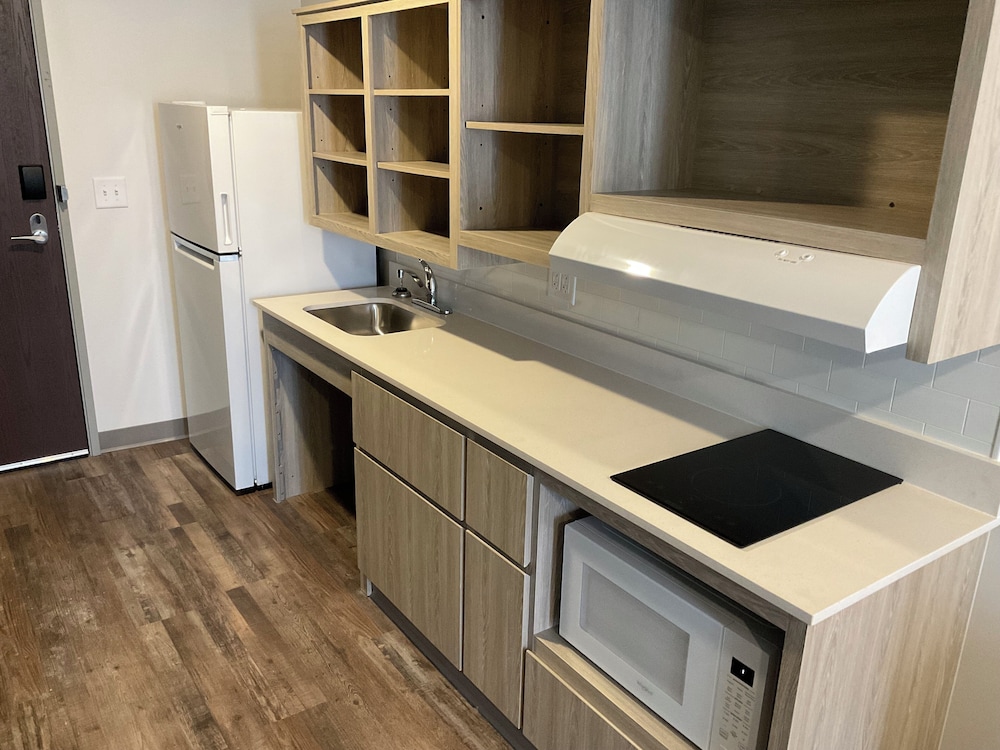 WoodSpring Suites Charlotte Airport 64/66