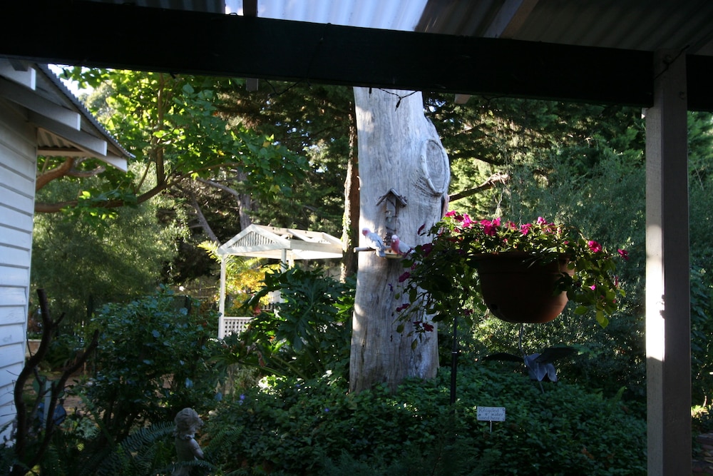 Rosebridge House Bed & Breakfast 40/50