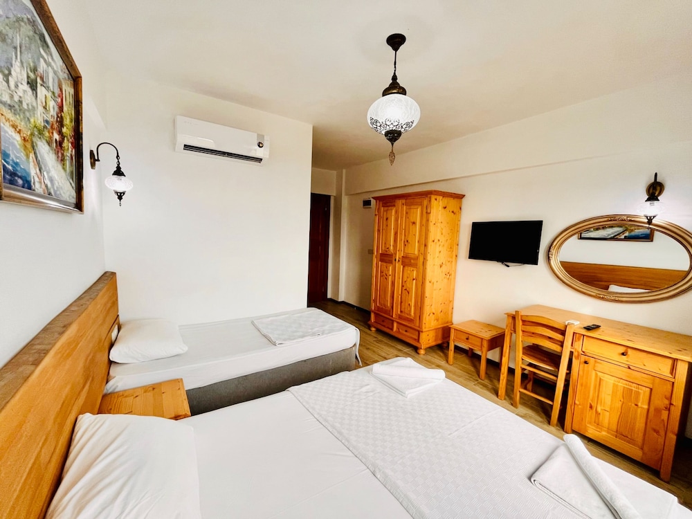 Sukha Inn Otel & Beach 7/50