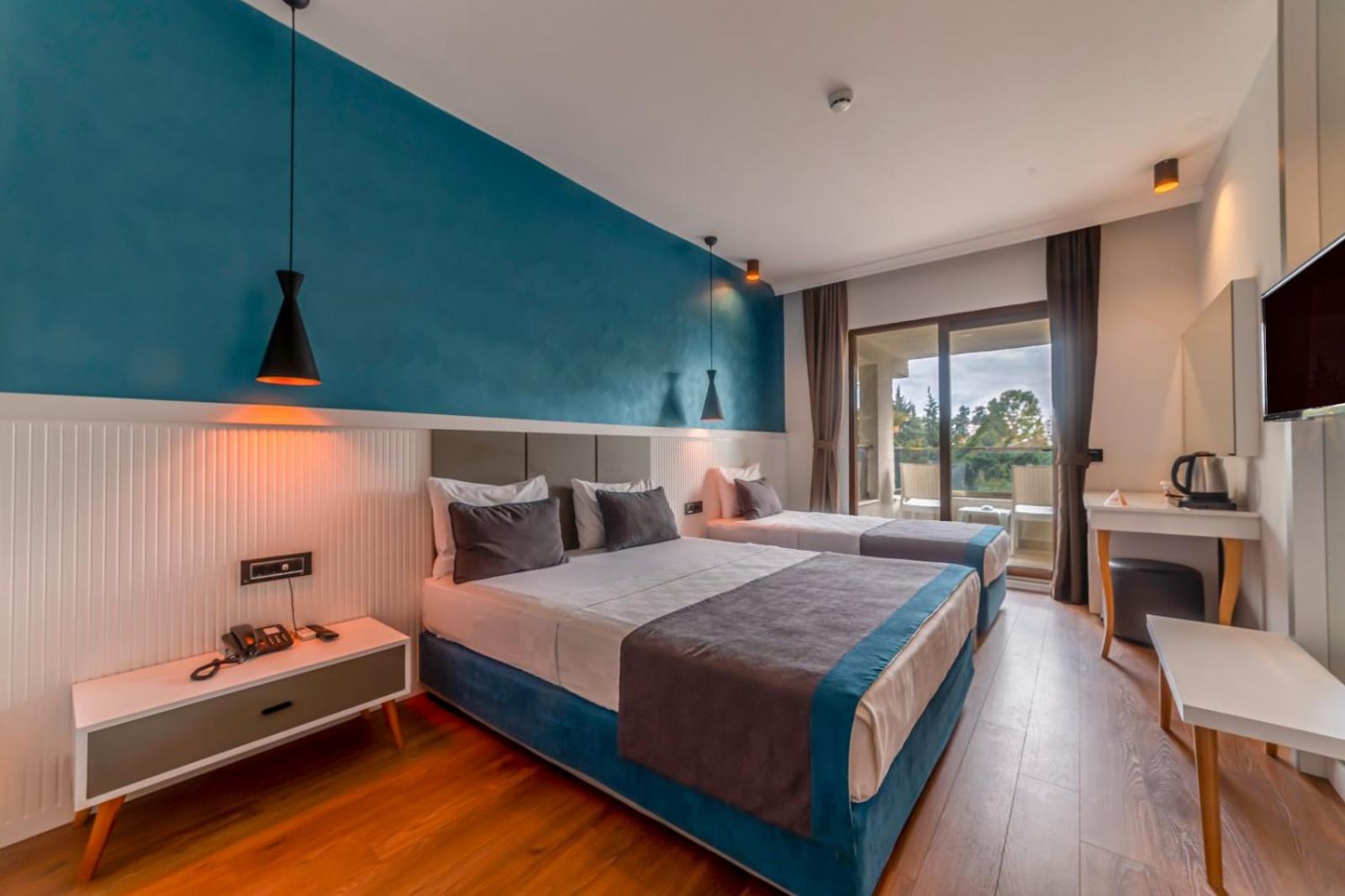 Room, Triple, with View