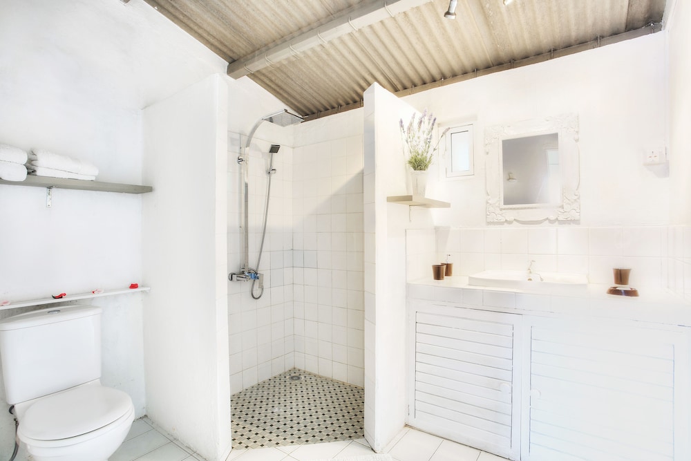Esprit Libre Restaurant and Guest House 50/53