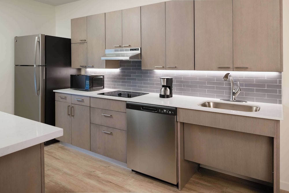 Hyatt House Auburn Hills Detroit 32/42