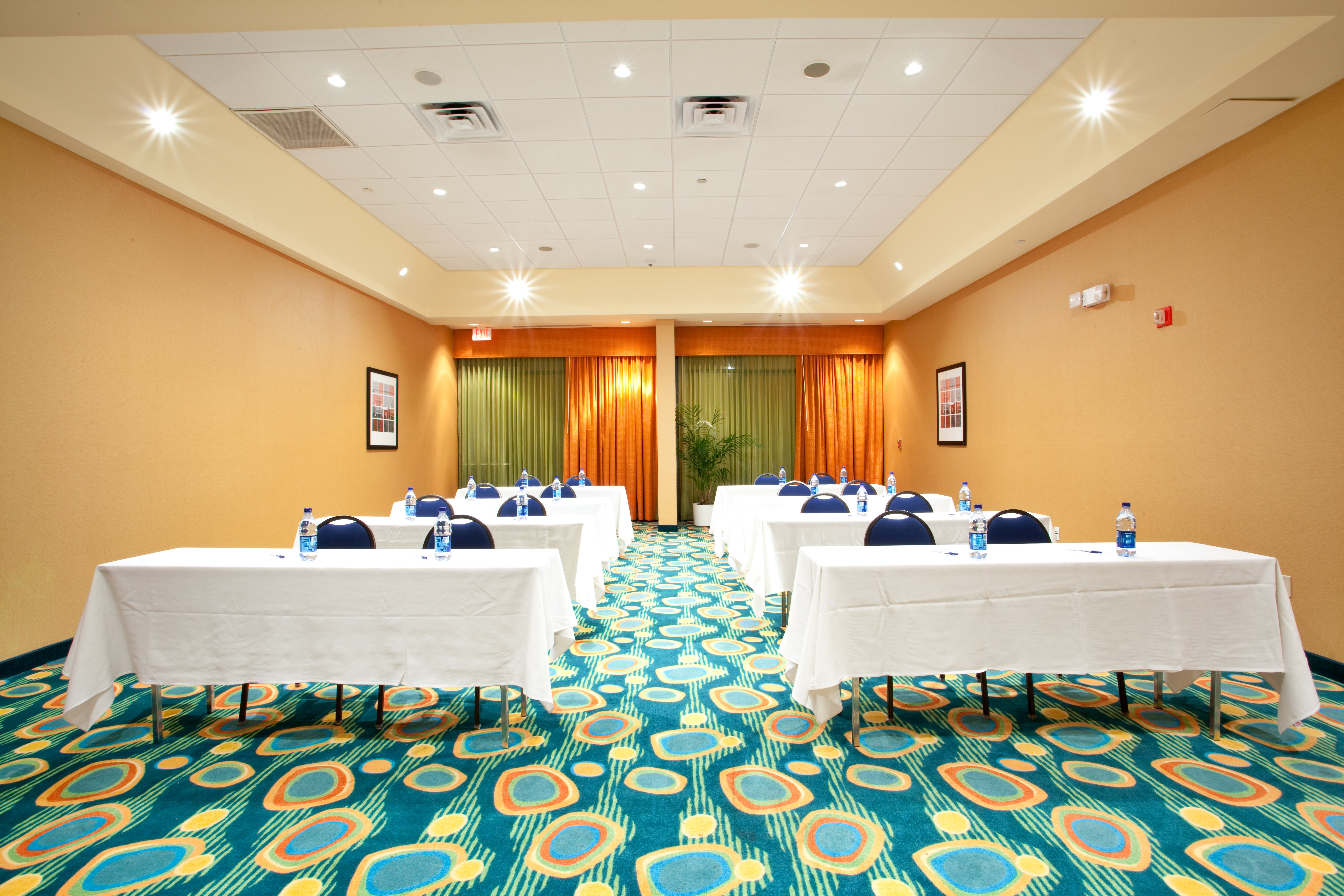 Holiday Inn Express Hotel and Suites Va Beach Oceanfront 13/54