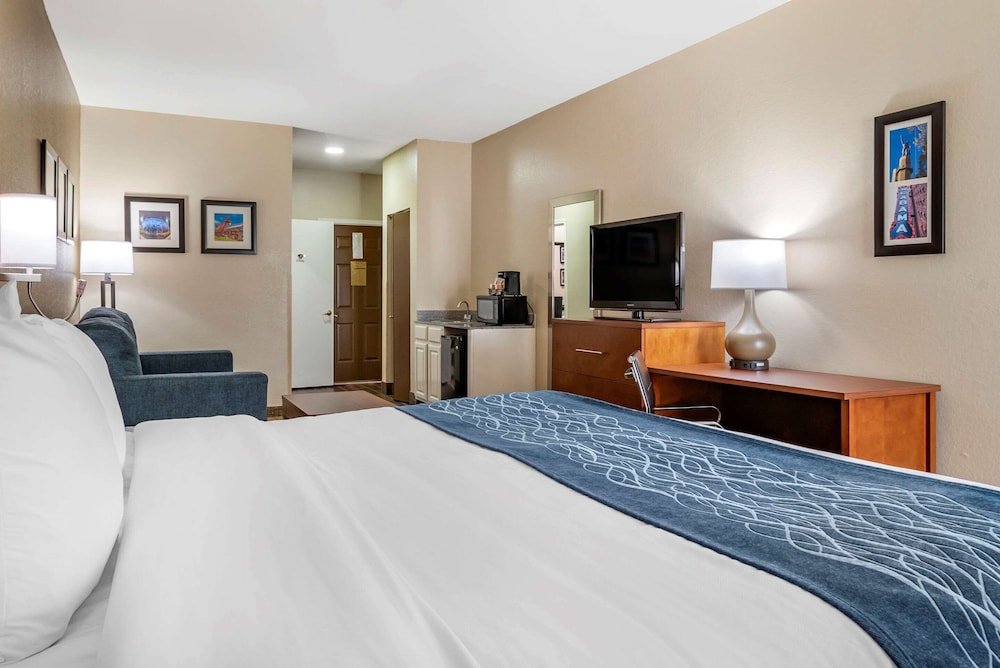 STANDARD, KING BED, SOFA