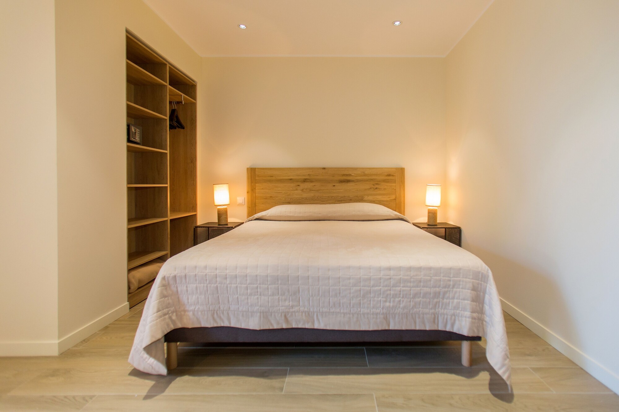 ROOM, TRIPLE, 1 DOUBLE AND 1 SINGLE BED, TERRACE