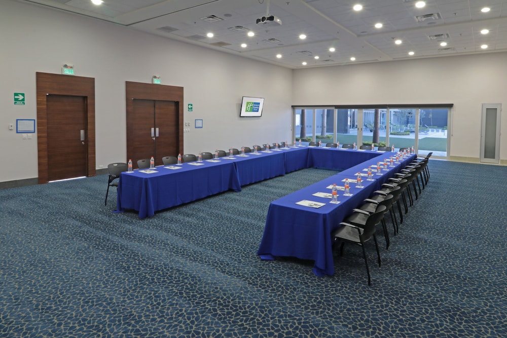 Holiday Inn Express Suites Hermosillo 46/50
