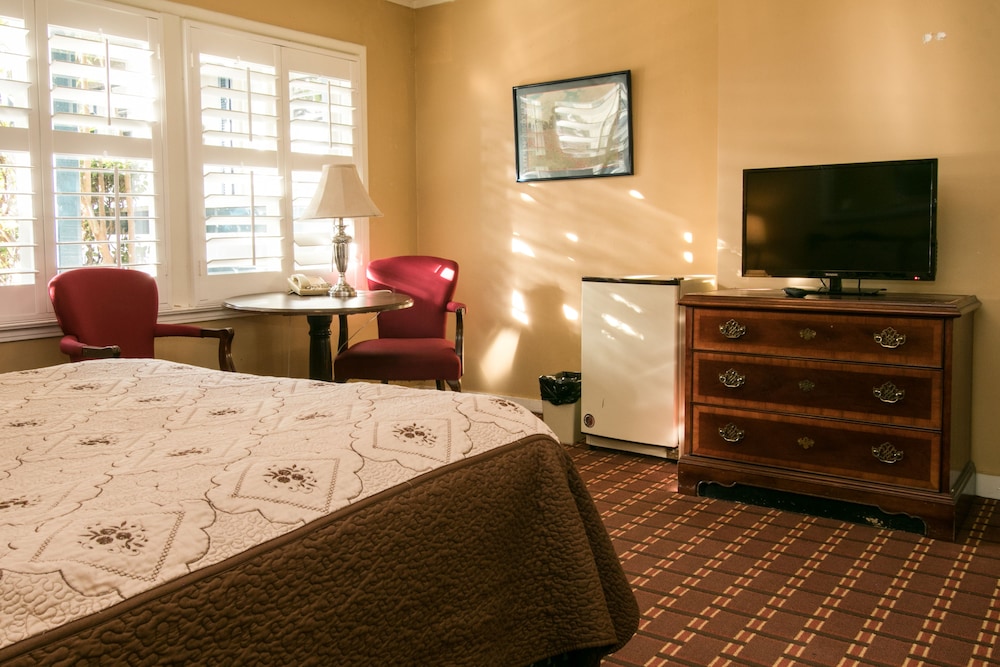 Carmel Wayfarer Inn 27/50