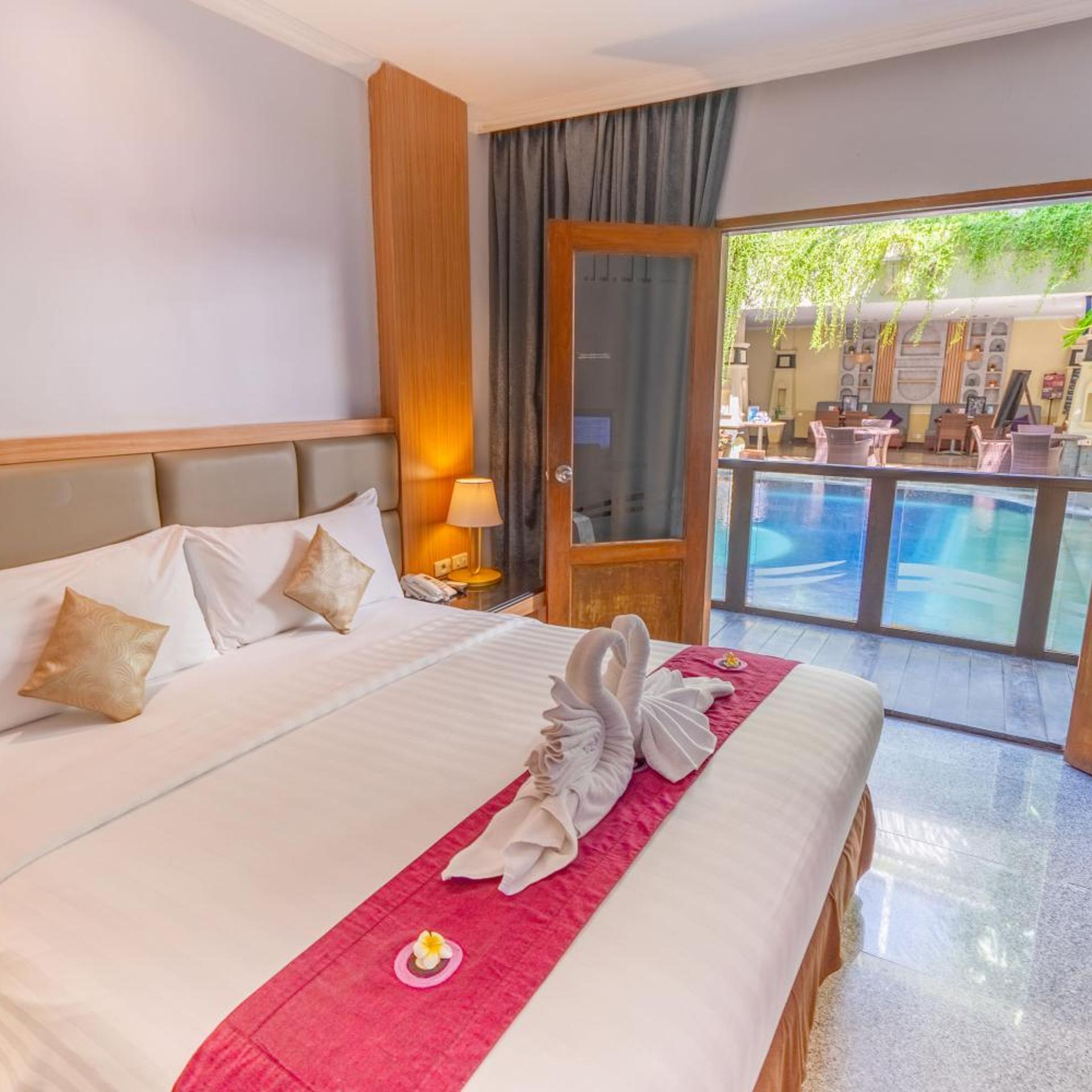 Deluxe, Double or Twin Bed, Pool Access