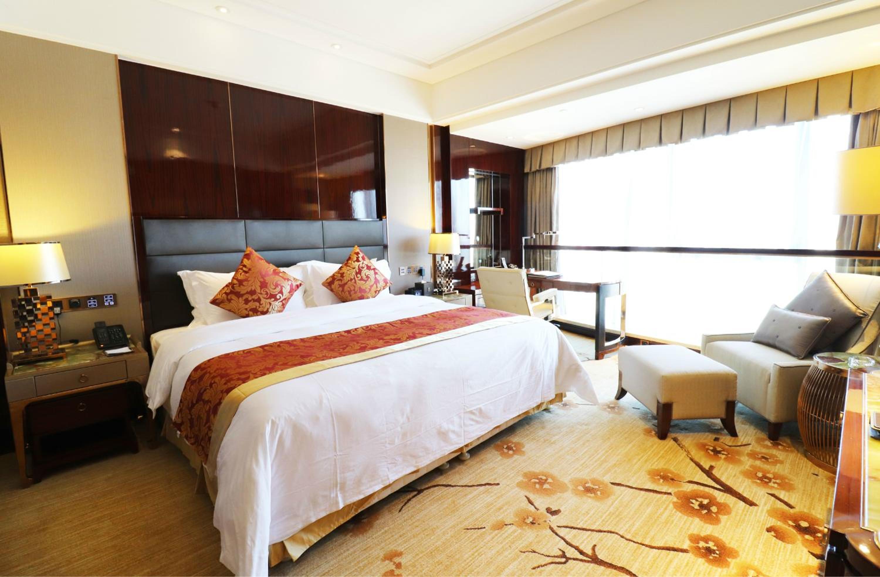 Business, King Bed