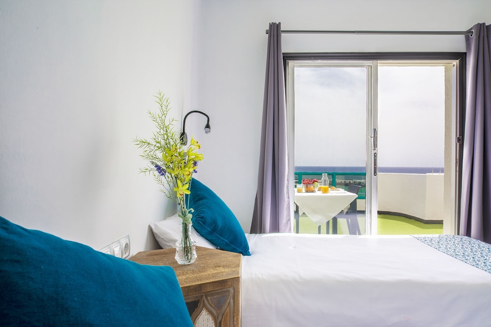 APARTAMENTOS ISLAMAR ARRECIFE 2/23