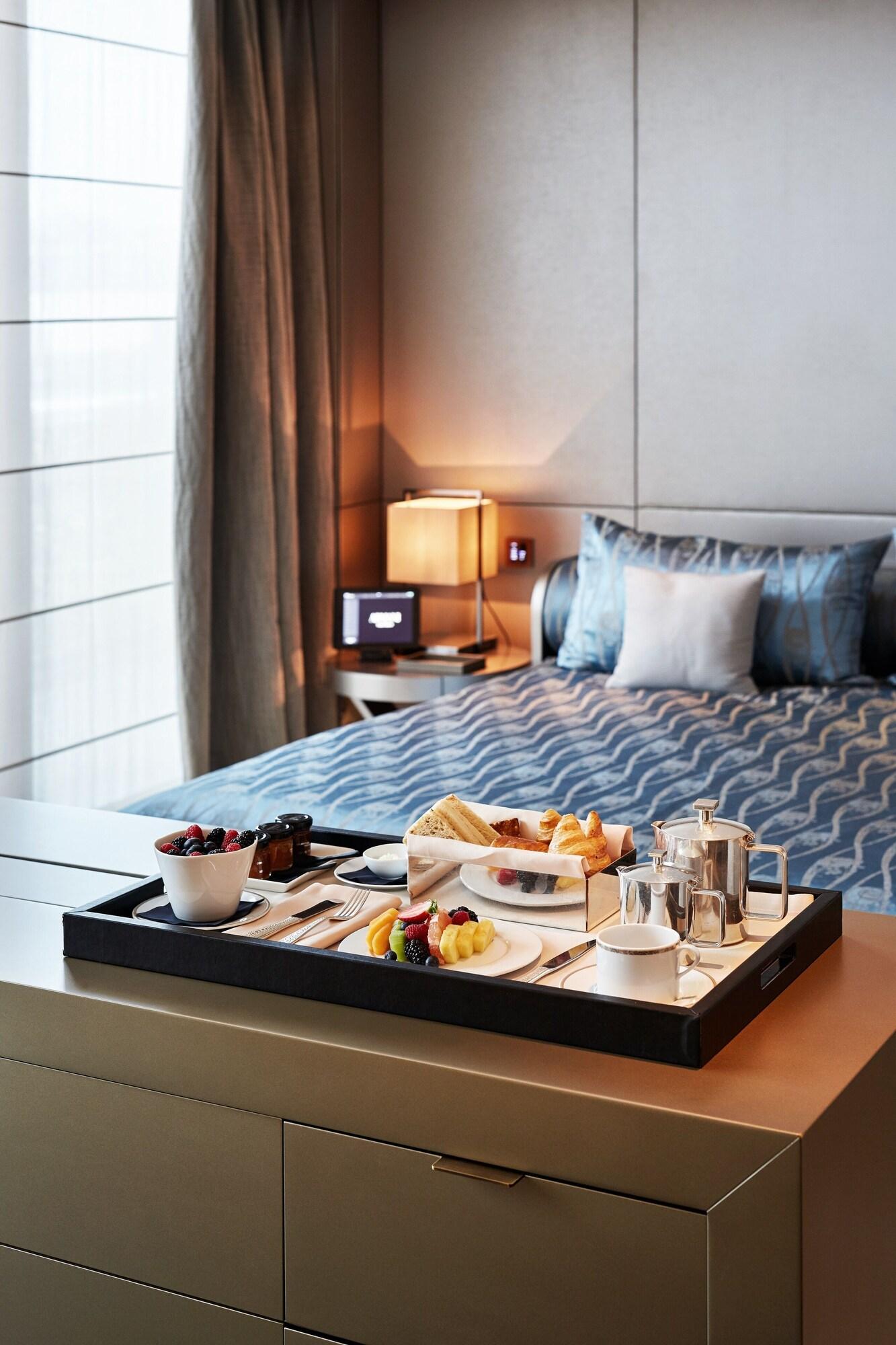 1 Bedroom, Armani, Presidential, Panoramic, Suite، Armani Hotel Milano 2/3